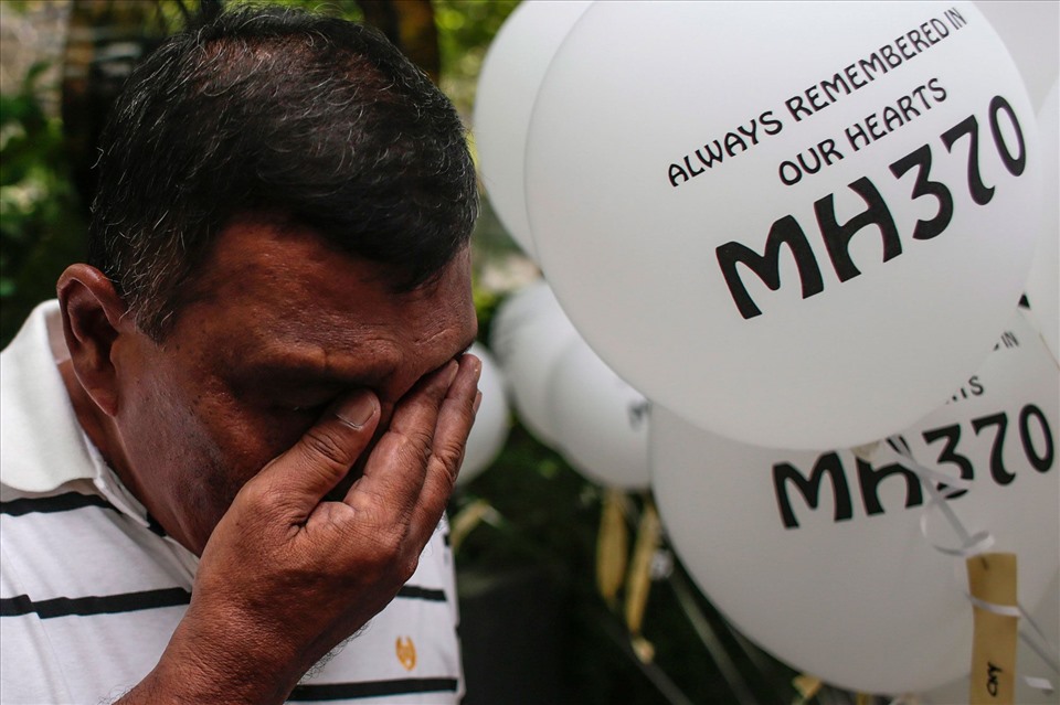 Tưởng nhớ các nạn nhân MH370. Ảnh: AFP