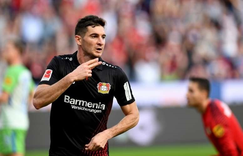 10. Lucas Alario (Tiền đạo - Bayer Leverkusen): 9 bàn thắng