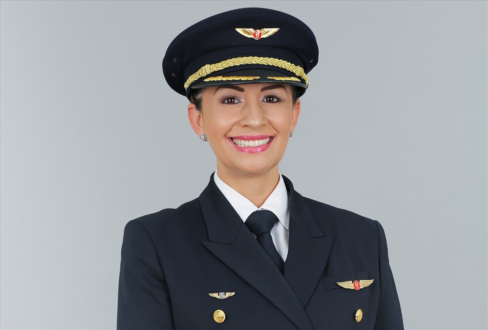 Những nữ phi công quốc tế xinh đẹp của hãng bay Việt