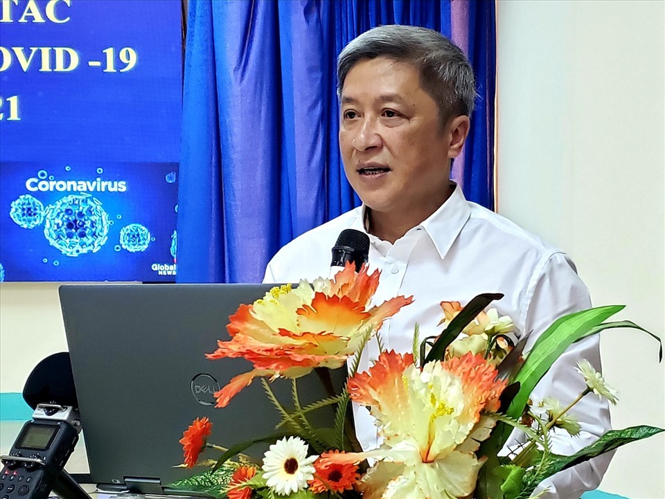 Ông Nguyễn Trường Sơn, Thứ trưởng Bộ Y tế đánh giá cao công tác phòng chống  COVID-19 của thành phố Đà Nẵng. Ảnh: HL