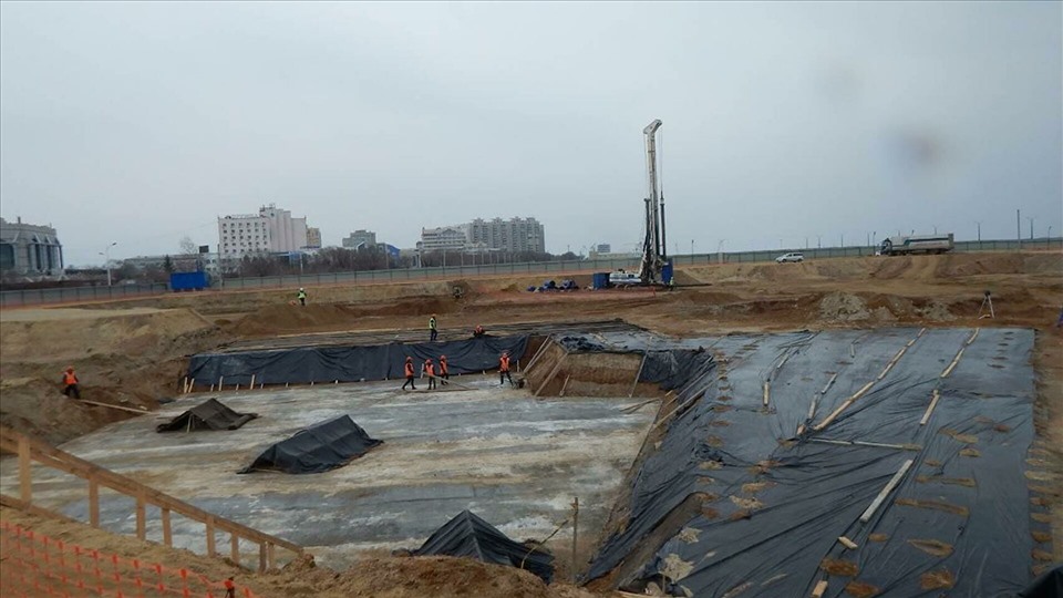 Cáp treo đang được xây dựng ở Blagoveshchensk. Ảnh: Chính quyền vùng Amur