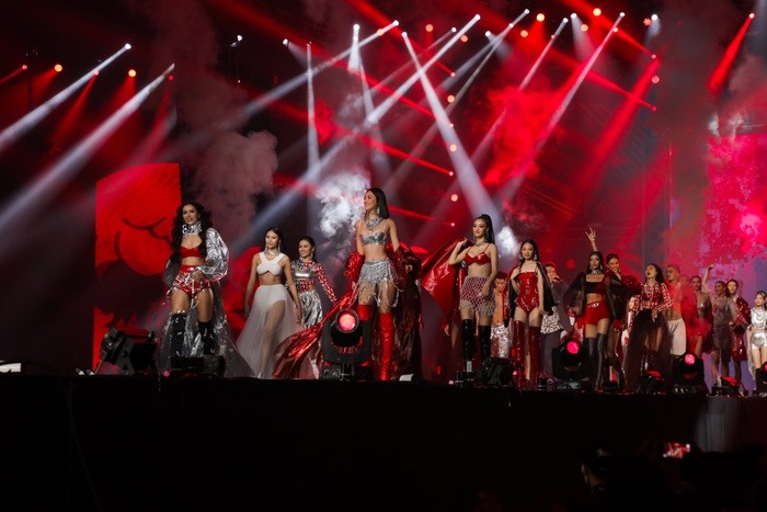 Xuất hiện tại Concert Rap Việt, Hoa hậu Tiểu Vy và Á hậu – Rapper Kiều Loan đã có màn trình diễn ấn tượng, tạo thêm sự nóng bỏng cho sự kiện.