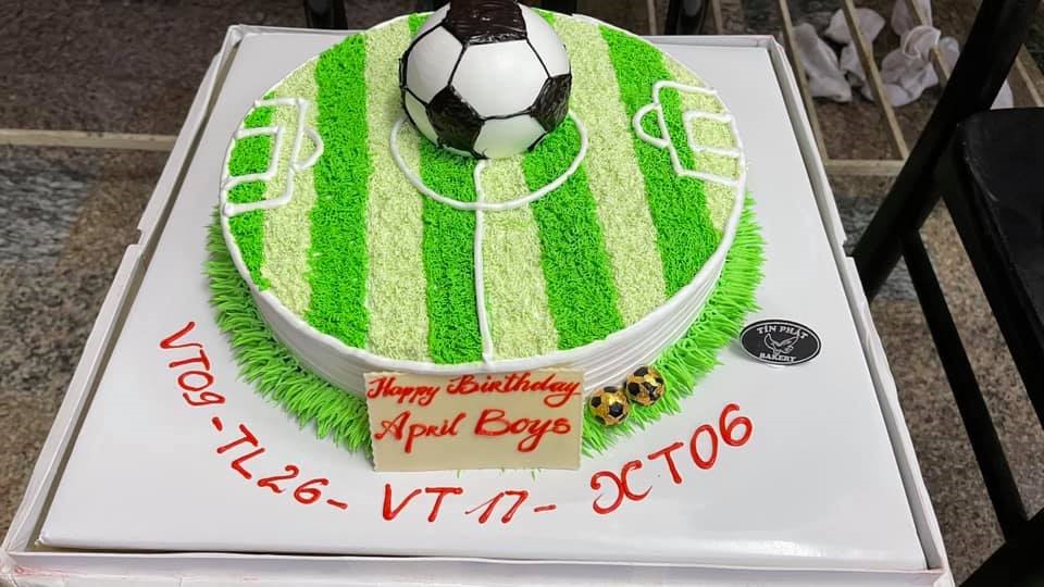 BIA53 - Bánh sinh nhật Manchester United sz18 - Tokyo Gateaux - Đặt bánh  lấy ngay tại Hà Nội