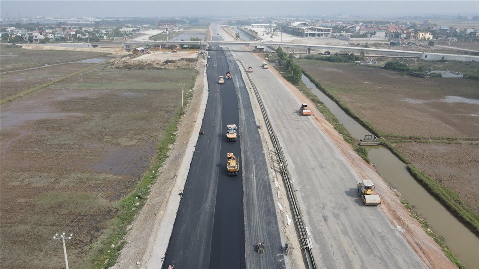 Dự án cao tốc Bắc - Nam đoạn Mai Sơn - QL45 qua Ninh Bình có tổng chiều dài km. Ảnh: NT