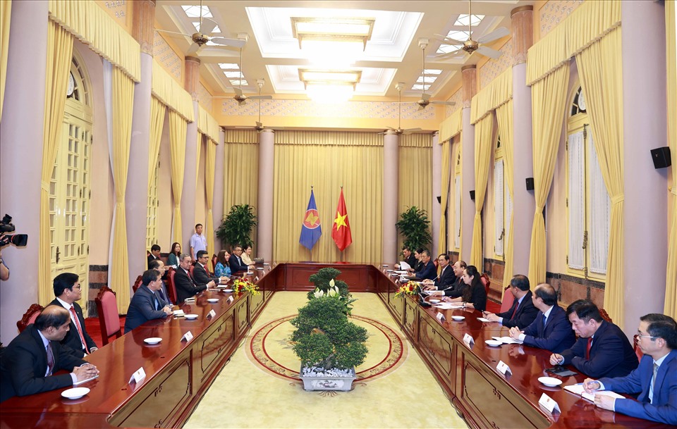 Chủ tịch Nước Nguyễn Xuân Phúc đã tiếp xã giao các Đại sứ, Đại biện ASEAN. Ảnh: Bộ Ngoại giao.