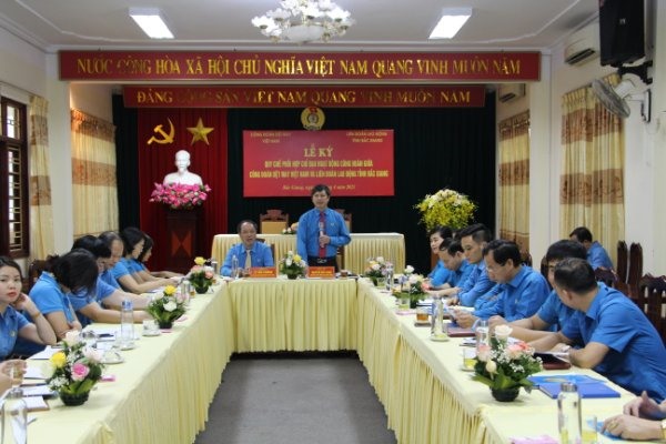 Ông Nguyễn Văn Cảnh, Chủ tịch LĐLĐ tỉnh Bắc Giang phát biểu tại hội nghị. Ảnh: Nguyễn Huyền