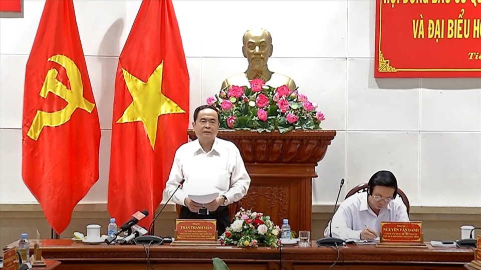 đồng chí Trần Thanh Mẫn, Ủy viên Bộ Chính trị, Phó Chủ tịch thường trực Quốc hội, Phó Chủ tịch Hội đồng bầu cử quốc gia chỉ đạo tại buổi làm việc.