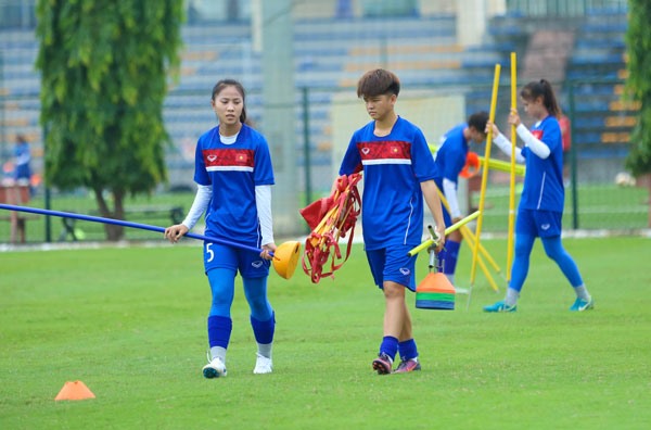 Các cầu thủ U16 nữ Việt Nam tập luyện tại Trung tâm đào tạo bóng đá trẻ Việt Nam hồi tháng 9.2019. Ảnh: Hoài Thu
