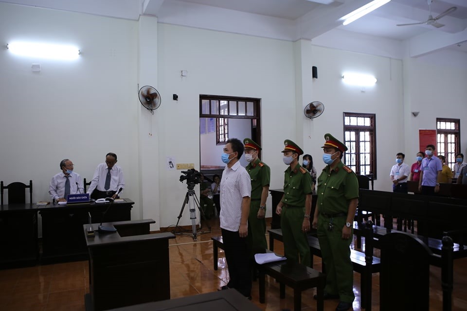 Bị cáo Quách Duy tại phiên tòa sáng 15.4. Ảnh: Thành Chung