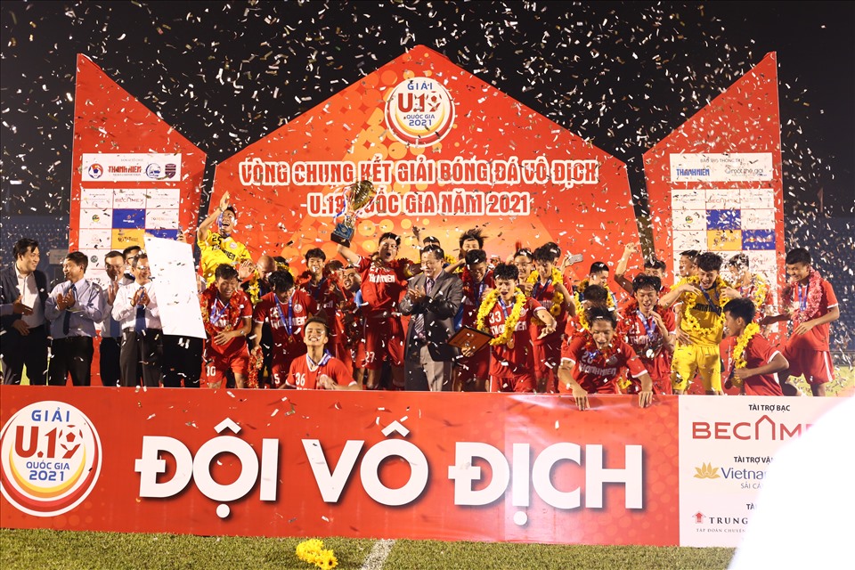 U19 PVF của huấn luyện viên Mauro Jeromino trở thành đội thứ 3 bảo vệ thành công chức vô địch U19 Quốc gia sau Sông Lam Nghệ An và Hà Nội.