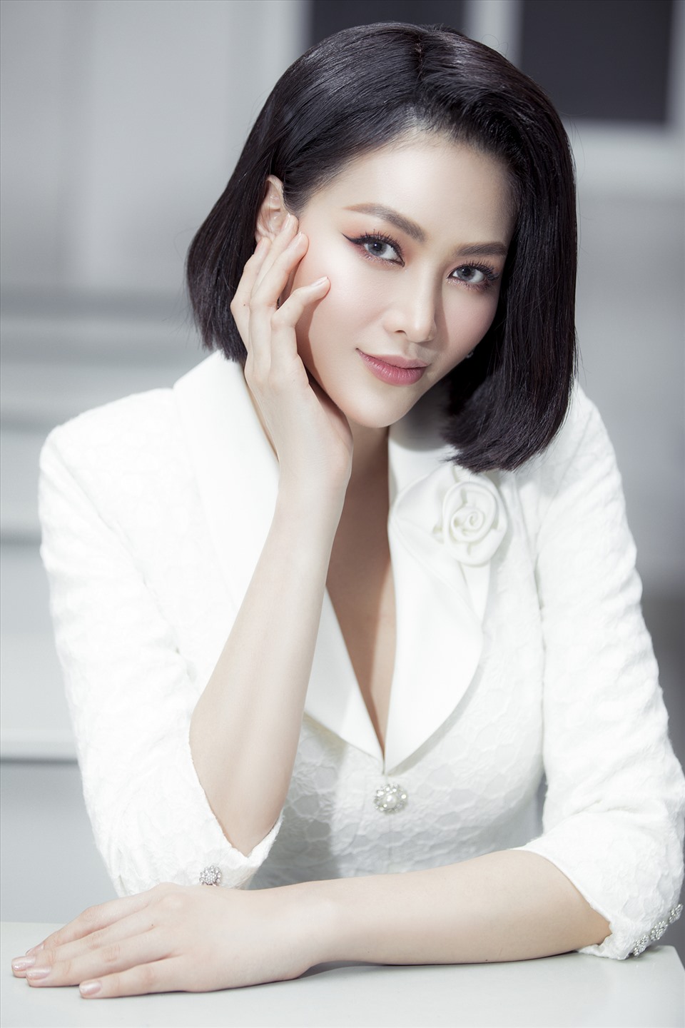 Trước đó, Phương Khánh xuất sắc giành ngôi vị Á hậu 2 Hoa hậu Biển Việt Nam Toàn cầu 2018. Hiện tại, cô đang là gương mặt được nhiều nhãn hàng quốc tế quan tâm.