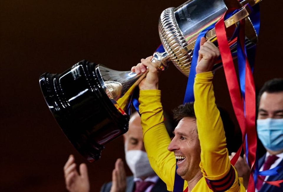 Lionel Messi đã ghi 9 bàn trong các trận chung kết Cúp Nhà vua và lần đầu tiêng đăng quang giải đấu này với tư cách đội trưởng của Barcelona. Ảnh: AFP