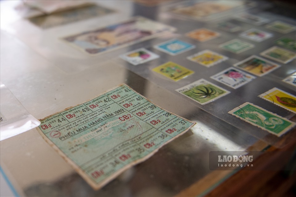 Thật khó để có thể tìm thấy gia đình còn giữ những tấm tem phiếu từ thời bao cấp.