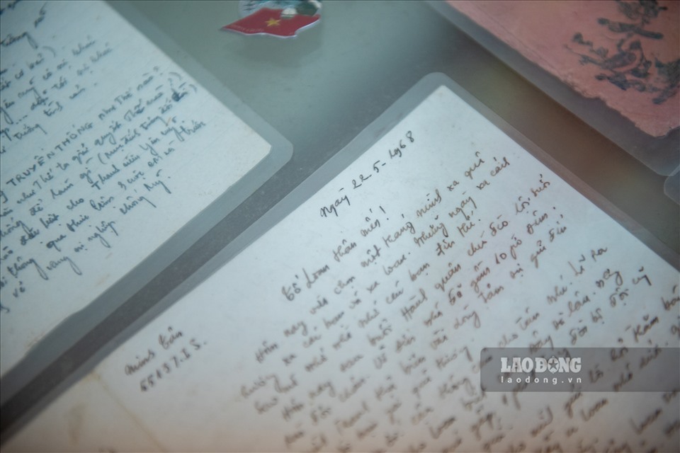 Trong hình là bức thư của một người lính gửi về cho gai đình