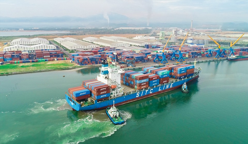 9. Hiện nay, THILOGI đang hợp tác với nhiều hãng tàu quốc tế như SITC, ZIM, COSCO, CMA CGM,... thông qua cảng Chu Lai kết nối các tuyến hàng hải quốc tế.