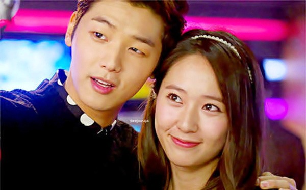 Kang Min Hyuk và Krystal (Nguồn ảnh: Internet)