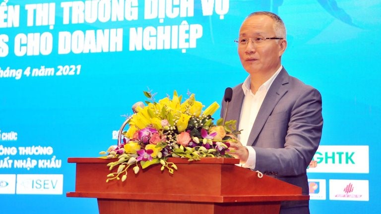 Thứ trưởng Bộ Công Thương Trần Quốc Khánh phát biểu tại hội thảo về logistic. Ảnh: A.T