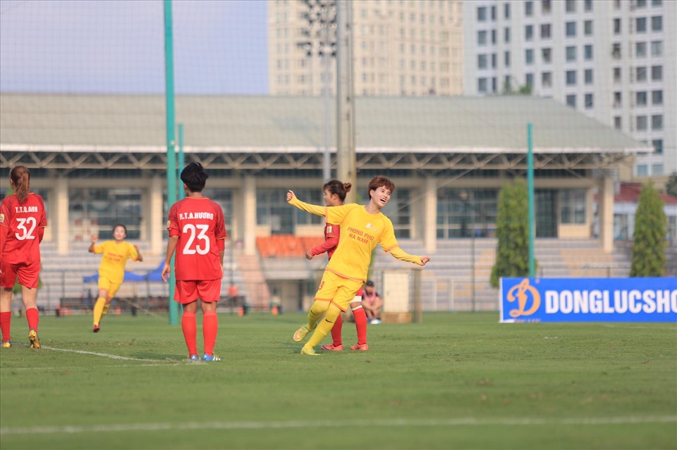 Phong Phú Hà Nam cũng đã có chiến thắng tối thiểu 1-0 trước TPHCM II. Ảnh: Phương Thúy