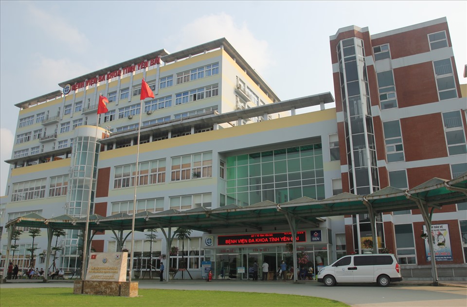 Bệnh viện Đa khoa tỉnh Yên Bái nơi diễn ra tiêm thử nghiệm đợt đầu cho hơn 700 cán bộ, y bác sĩ tại Bệnh viện cùng thành viên Ban chỉ đạo phòng chống dịch COVID-19.