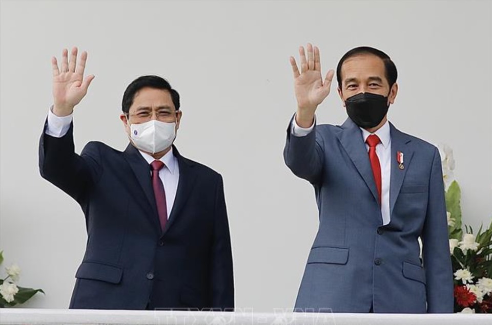 Thủ tướng Chính phủ Phạm Minh Chính với Tổng thống Indonesia Joko Widodo. Ảnh: TTXVN