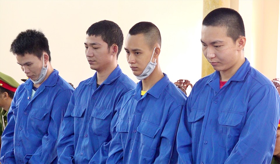 4 bị cáo bị phạt 32 năm tù giam vì mau bán ma túy. Ảnh: Vũ Tiến