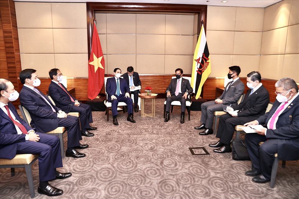 Thủ tướng Phạm Minh Chính chào xã giao Quốc vương Brunei nhân dịp dự Hội nghị các nhà lãnh đạo ASEAN, ngày 24.4. Ảnh: VGP