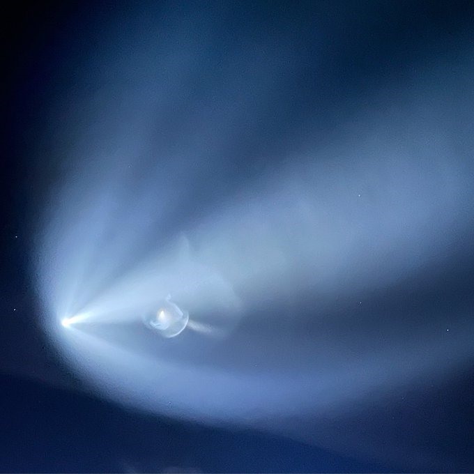 Cảnh tượng ngoạn mục trong vụ phóng tàu vũ trụ của SpaceX. Ảnh: Cơ quan vũ trụ Châu Âu