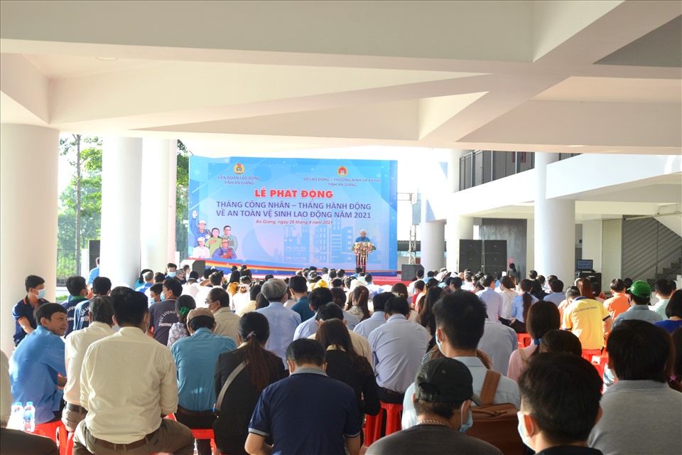 Quang cảnh buổi lễ phát động Tháng Công nhân tỉnh An Giang năm 2021. Ảnh: Lục Tùng