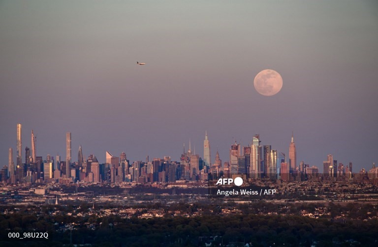 Siêu trăng trên bầu trời Newyork, Mỹ