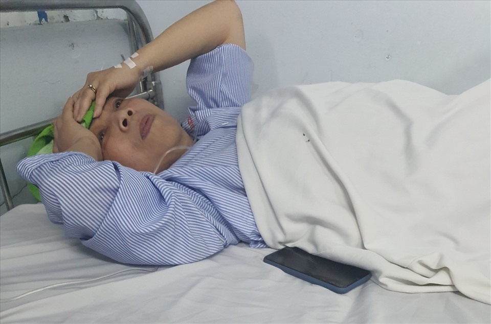 Với những chấn thương nghiêm trọng trên cơ thể, bà Lê Thị Bích Dung cho biết đã có đơn đề nghị khởi tố vụ án cố ý gây thương tích. Ảnh: PV.