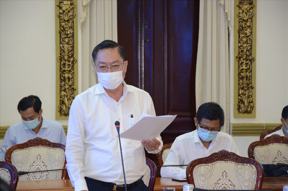 Ông Nguyễn Tấn Bỉnh – Giám đốc Sở Y tế TPHCM thông tin tại buổi làm việc. Ảnh: Huyên Nguyễn