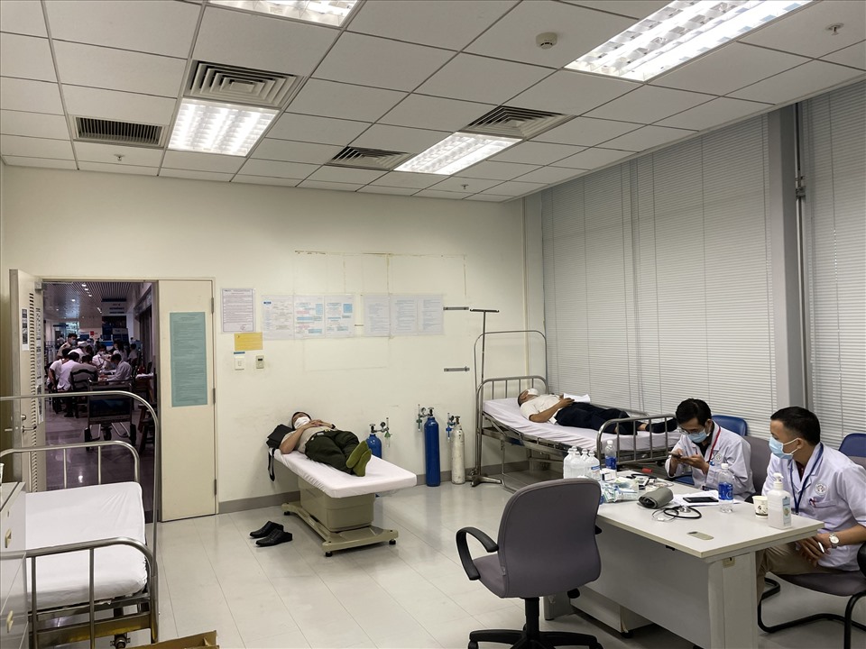 Phòng nghỉ sau khi tiêm vaccine cho nhân viên sân bay. Ảnh: Cảng HKQT Tân Sơn Nhất.