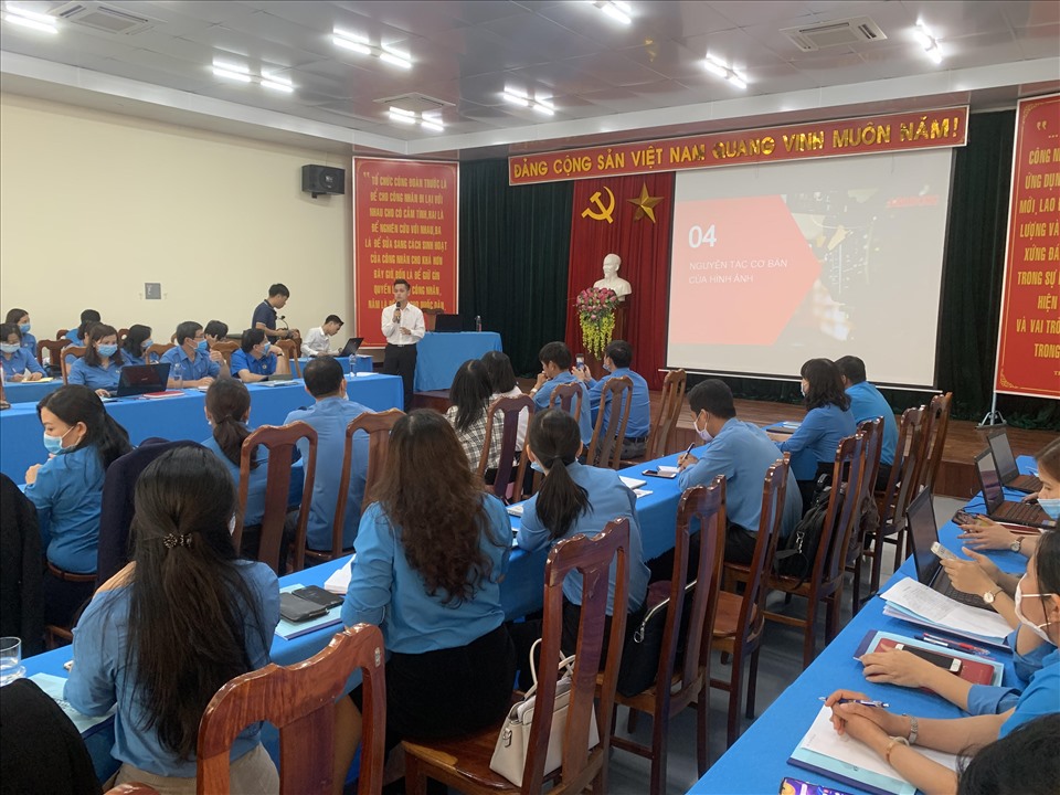 Lớp tập huấn có 57 học viên là cán bộ công đoàn cấp trên trực tiếp cơ sở của LĐLĐ tỉnh Gia Lai tham dự. Ảnh: Tường Minh