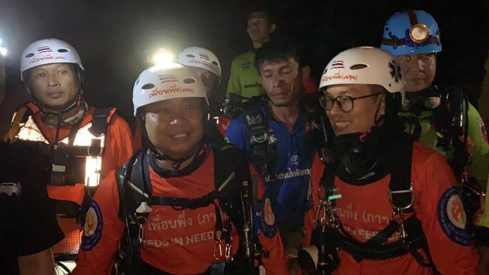 17 thợ lặn đã tham gia vào nỗ lực giải cứu nhà sư mắc kẹt trong hang ngập nước. Ảnh: Cứu hộ Thái Lan