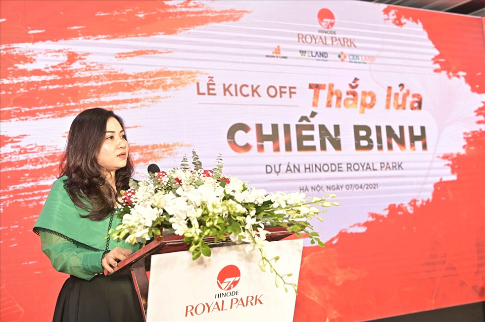 Bà Đoàn Thị Thanh Huyền – Giám đốc kinh doanh Chủ đầu tư WTO phát biểu tại lễ ký kết. Ảnh: VT