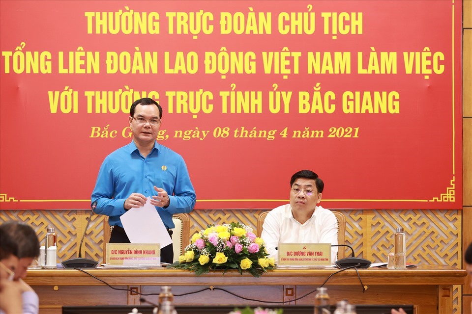 Ông Nguyễn Đình Khang, Uỷ viên Trung ương Đảng, Chủ tịch Tổng Liên đoàn Lao động Việt Nam phát biểu tại buổi làm việc. Ảnh: Hải Nguyễn