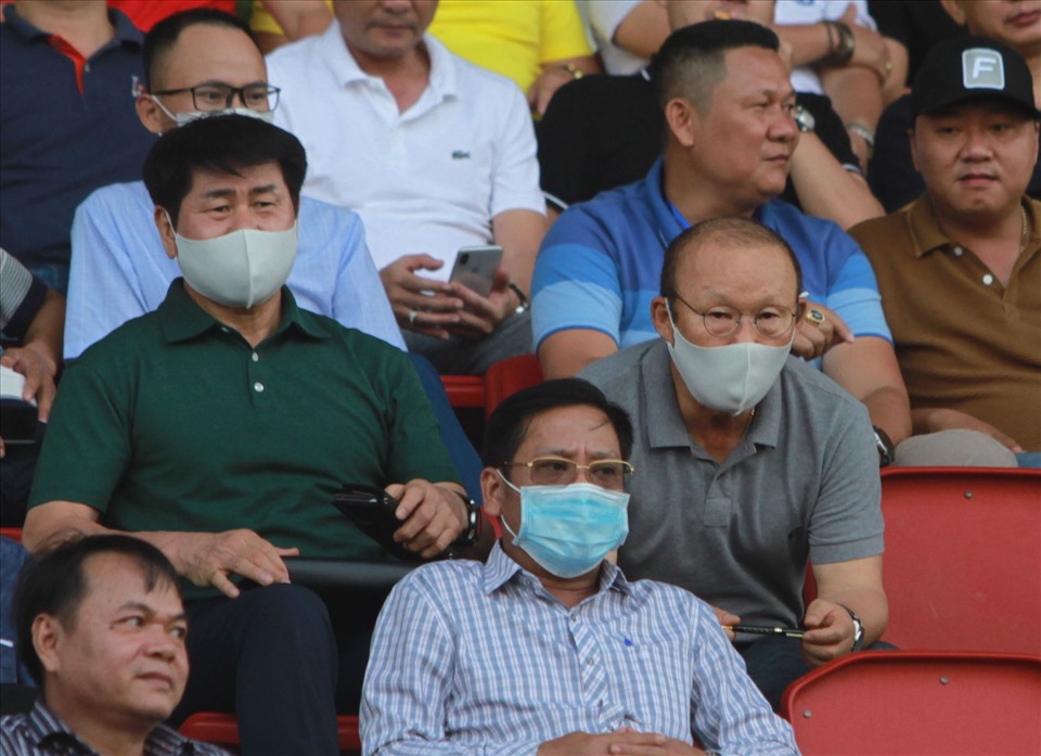 Thầy Park dự khán trận đấu giữa Đà Nẵng và Hoàng Anh Gia Lai. Ông đã được chứng kiến những màn trình diễn ấn tượng của Công Phượng, Văn Toàn. Ảnh: Thanh Vũ