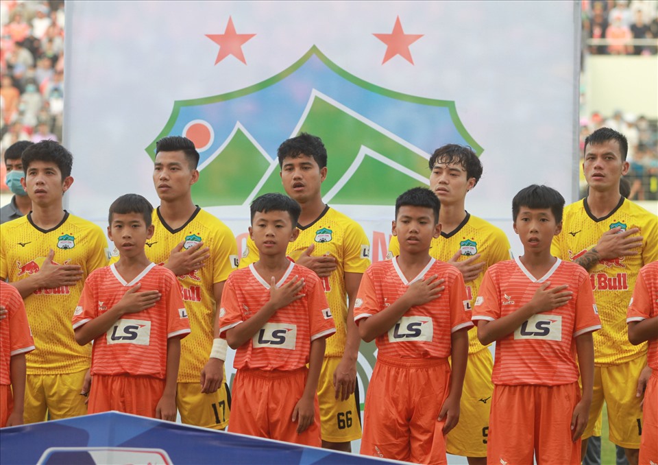 Chiều 8.4, Hoàng Anh Gia Lai có chuyến làm khách đến sân Đà Nẵng ở vòng 8 V.League 2021. Đây là trận đấu vô cùng quan trọng khi đội giành chiến thắng sẽ vươn lên ngôi đầu bảng V.League 2021.