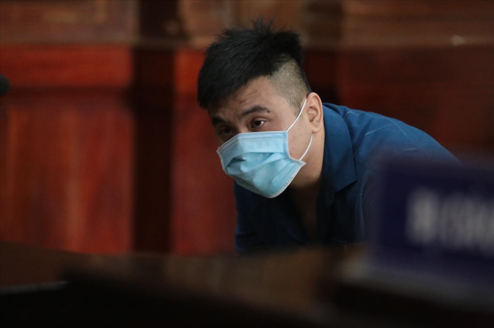 Bị cáo Nguyễn Trần Hoàng Phong tại phiên tòa sơ thẩm. Ảnh: Nguyễn Huy
