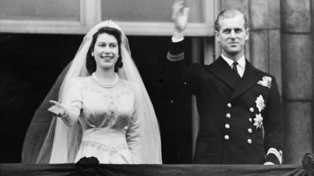 Hoàng thân Philip và Nữ hoàng Anh Elizabeth kết hôn. Ảnh: AFP/Getty.