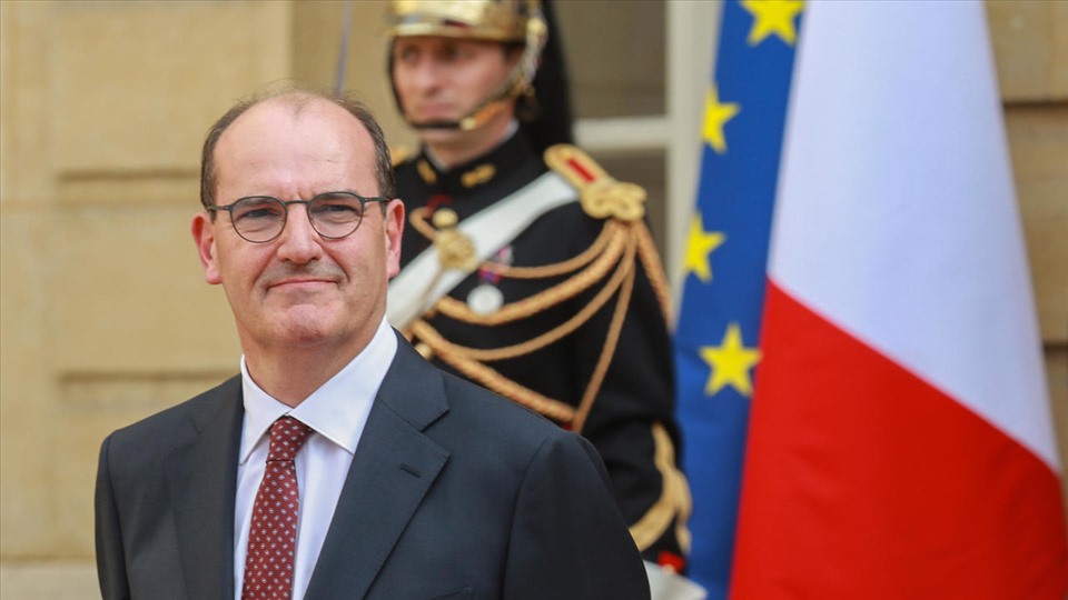 Thủ tướng Pháp Jean Castex công bố cụ thể 3 giai đoạn dỡ bỏ lệnh giới nghiêm của nước này từ nay đến 30.6. Ảnh: AFP