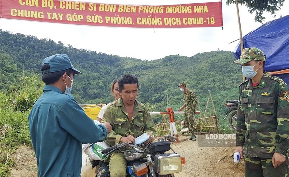 Do vậy, lực lượng Bộ đội Biên phòng tỉnh Điện Biên đang tập trung toàn bộ lực lượng ngăn chặn xuất nhập cảnh trái phép, không để dịch bệnh COVID-19 lây lan vào nội địa qua biên giới.