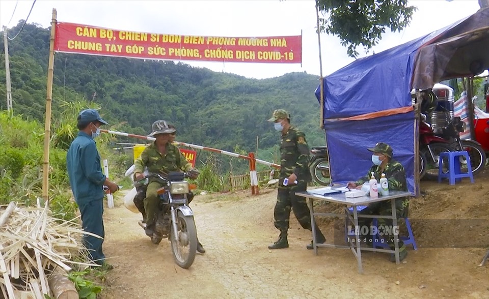 Hiện nay, Đồn Biên phòng Mường Nhà (huyện Điện Biên) đang duy trì nghiêm 4 tổ chốt tại các đường mòn, lối mở ở khu vực biên giới.