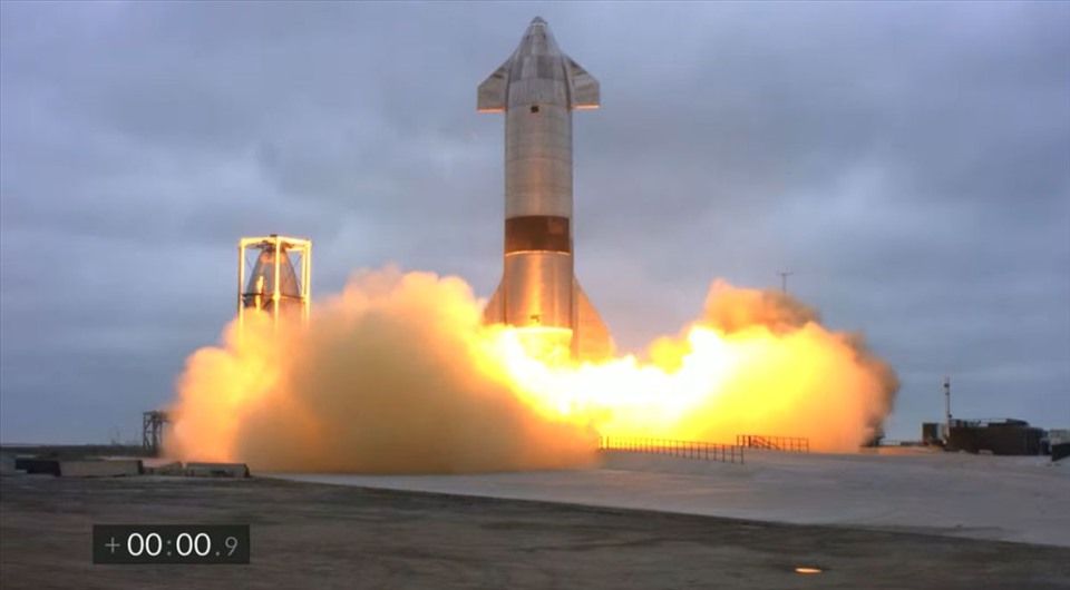 Tên lửa Falcon 9 của SpaceX phóng 60 vệ tinh Starlink hôm 9.5. Ảnh: SpaceX