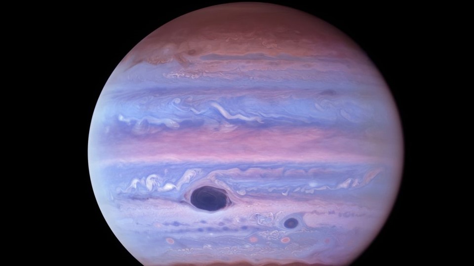 Sao Mộc ở bước sóng cực tím do kính thiên văn Hubble chụp năm 2017. Ảnh: NASA/ESA.
