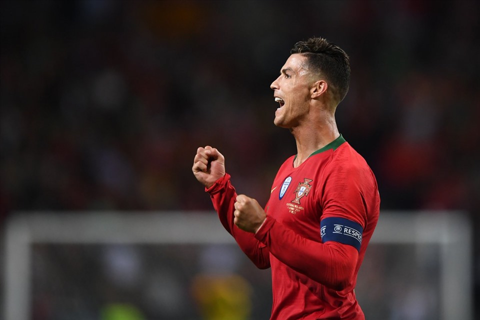 Dù đã 36 tuổi nhưng không thể gạch tên Cristiano Ronaldo khỏi danh sách ứng viên Vua phá lưới. Ảnh: UEFA.