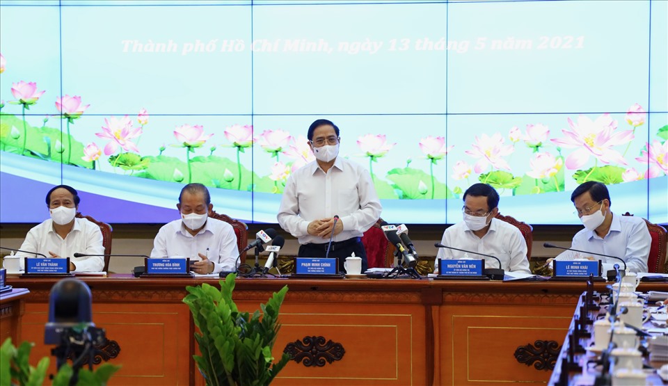 Thủ tướng Phạm Minh Chính phát biểu tại buổi làm việc với TPHCM. Ảnh: TTBC