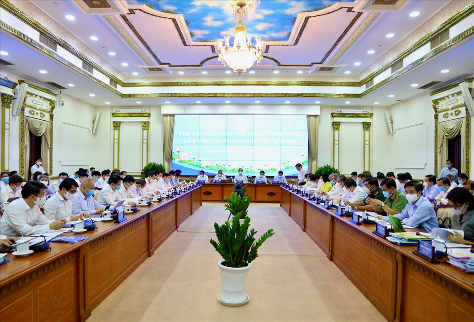 Toàn cành buổi làm việc của Thủ tướng Phạm Minh Chính cùng 3 phó thủ tướng với lãnh đạo TPHCM.  Ảnh: Minh Quân
