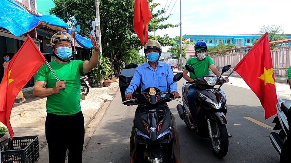 Trước ngày bầu cử, ghi nhận trên một số tuyến phố chính ở Đà Nẵng đã được trang hoàng rực rỡ cờ hoa.