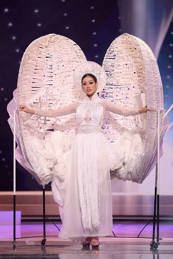 Hoa hậu Khánh Vân gây ấn tượng với “Kén Em“. Ảnh: NVCC.